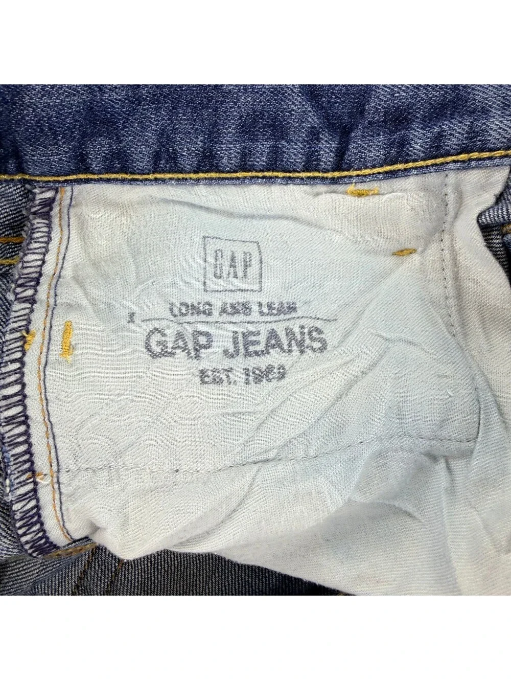 GAP Long and Lean Womens Cutoff Bermuda Denim Shorts Blue Raw Hem 2007 Y2K Look